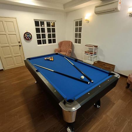 Homestay Laman Nuri, Kota Damansara Petaling Dzsaja Kültér fotó