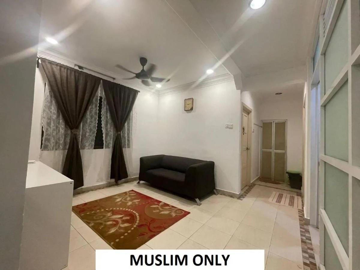 Homestay Laman Nuri, Kota Damansara Petaling Dzsaja Kültér fotó