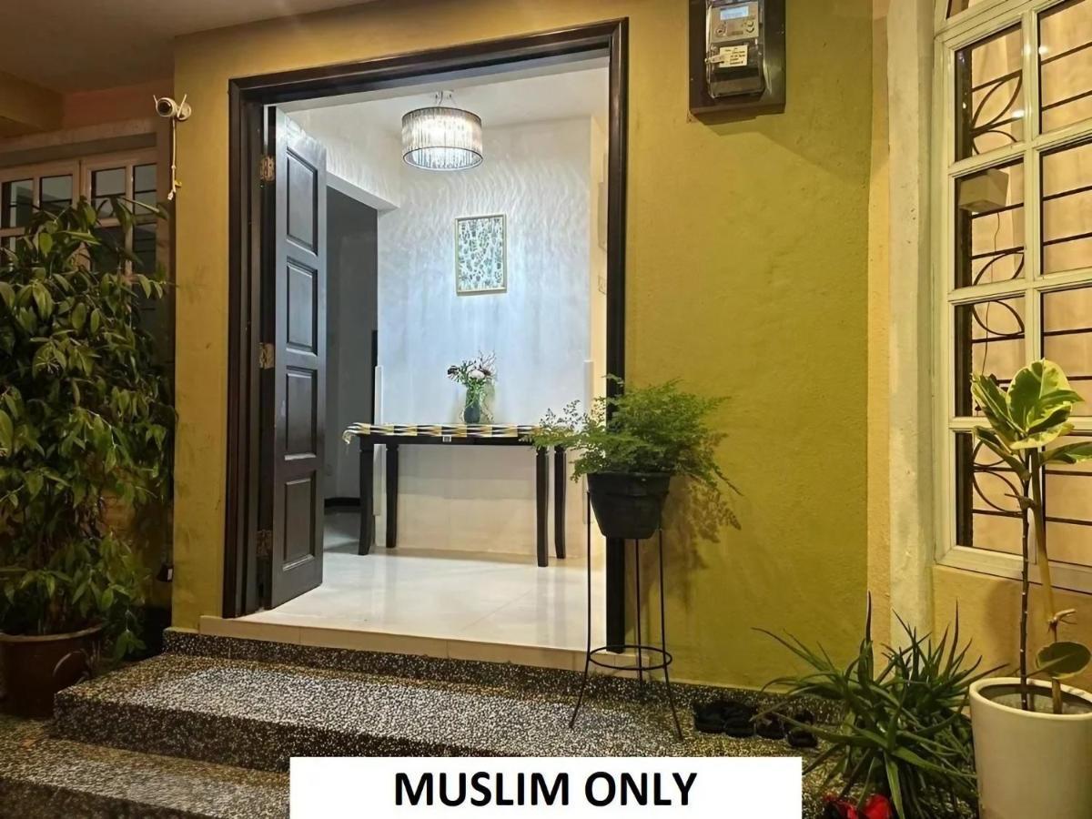 Homestay Laman Nuri, Kota Damansara Petaling Dzsaja Kültér fotó