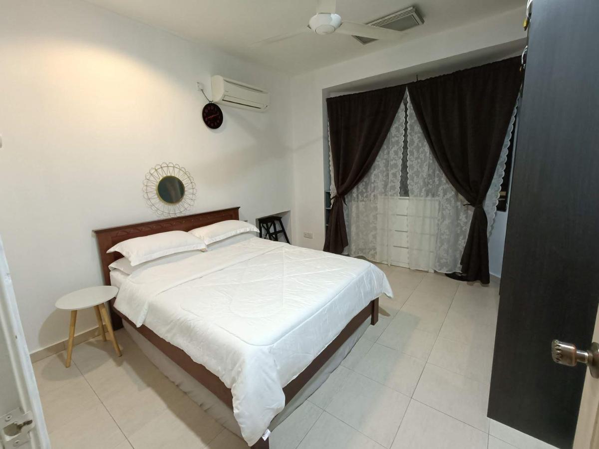 Homestay Laman Nuri, Kota Damansara Petaling Dzsaja Kültér fotó