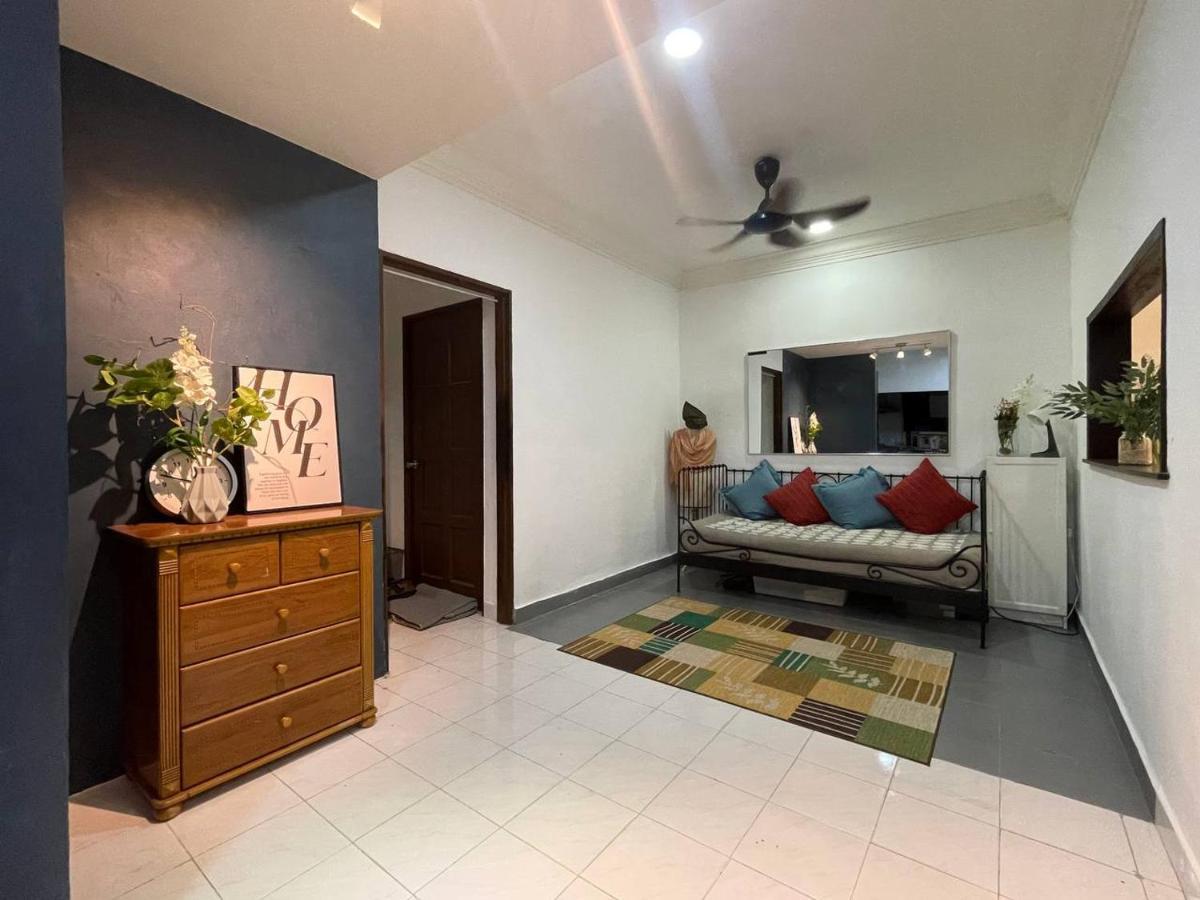 Homestay Laman Nuri, Kota Damansara Petaling Dzsaja Kültér fotó